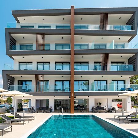 Waterside Sea View Apartments Paphos Bagian luar foto