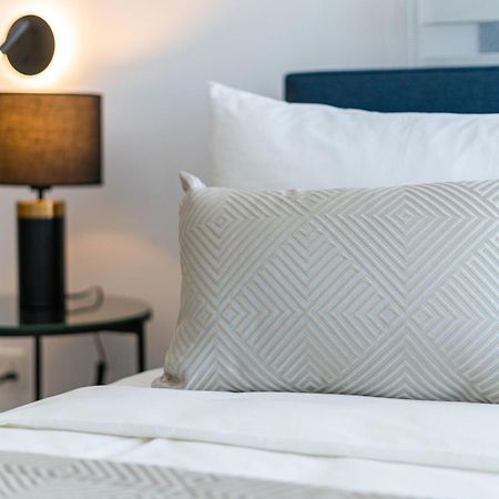 Waterside Sea View Apartments Paphos Bagian luar foto
