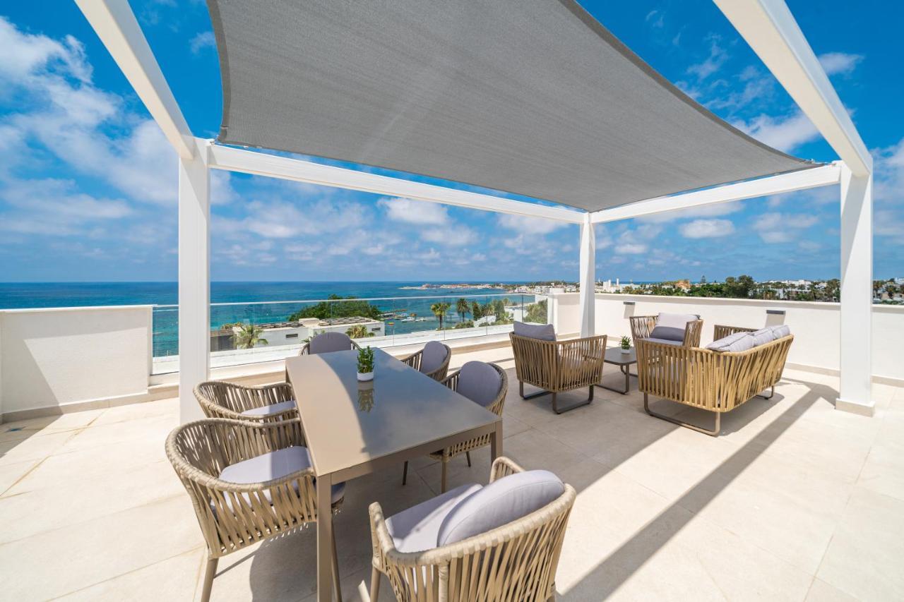 Waterside Sea View Apartments Paphos Bagian luar foto