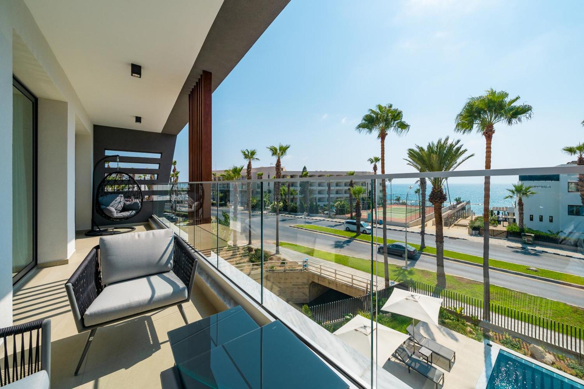 Waterside Sea View Apartments Paphos Ruang foto