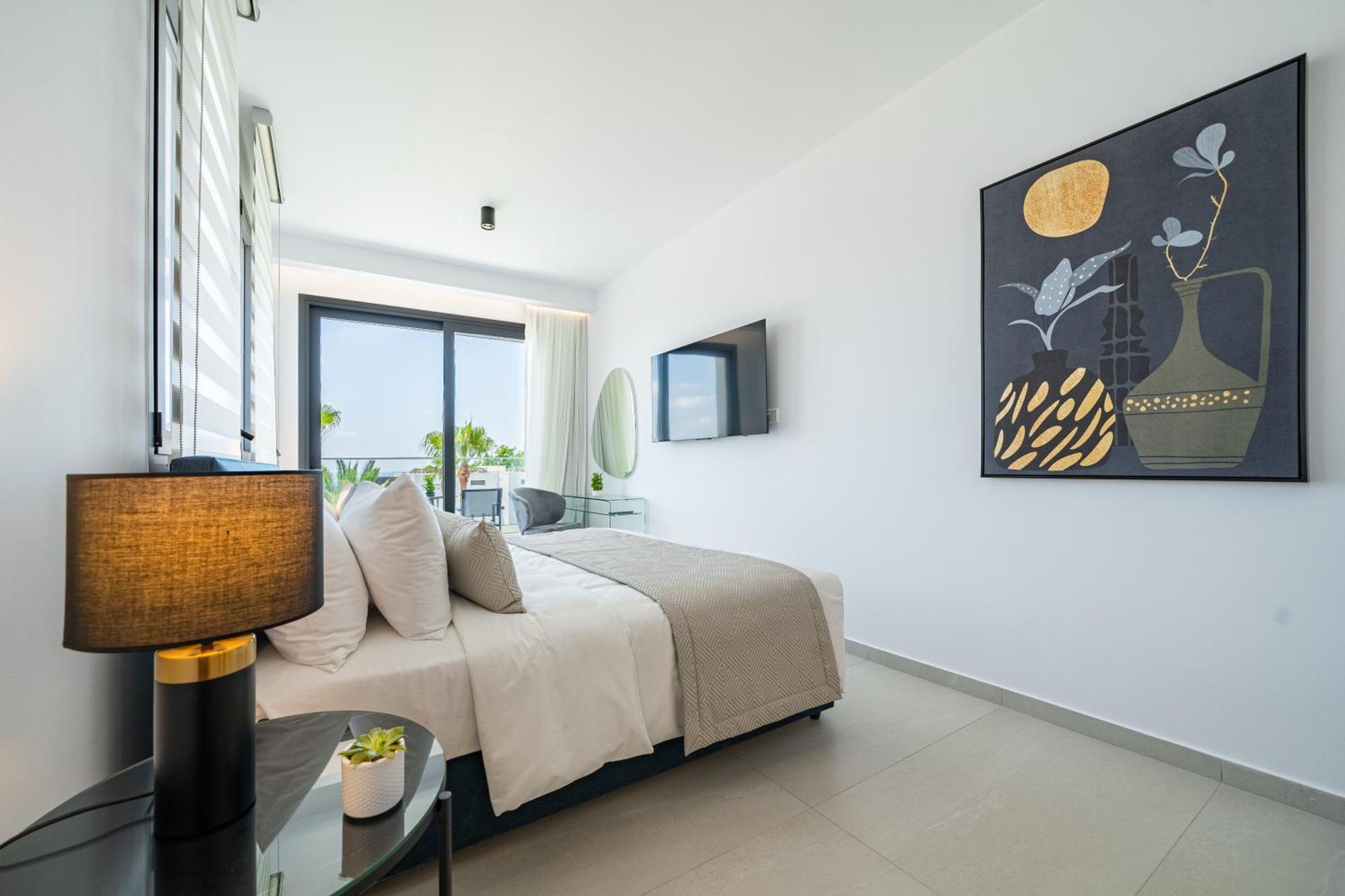 Waterside Sea View Apartments Paphos Bagian luar foto